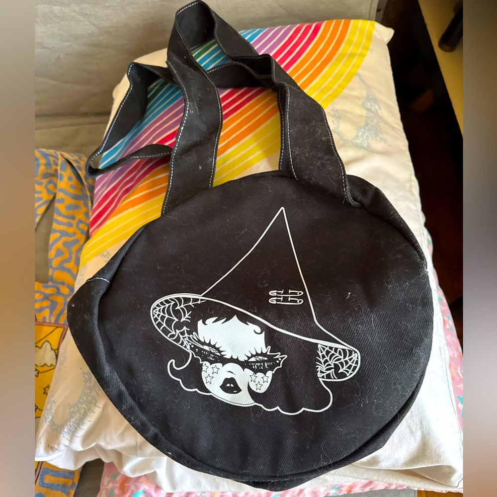 VALFRE witch tote bag